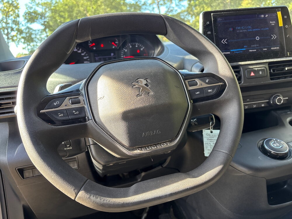 Occasion PEUGEOT Partner PARTNER FOURGON STANDARD 650 KG BLUEHDI 130 S&S EAT8 - ASPHALT