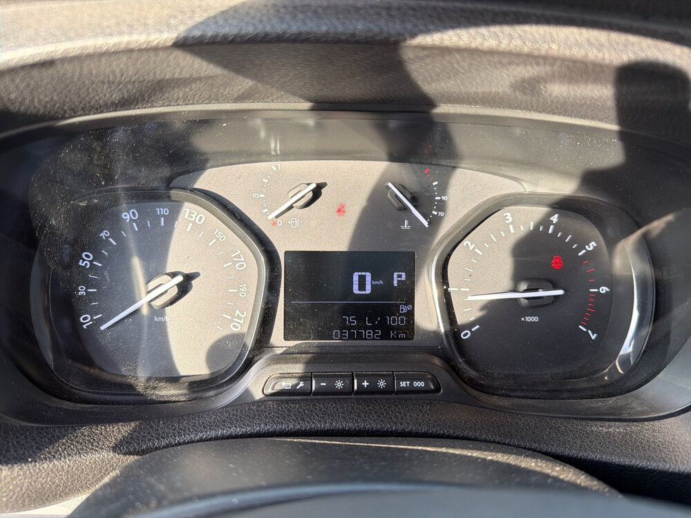 Occasion PEUGEOT Expert EXPERT FGN TOLE COMPACT BLUEHDI 145 S&S EAT8 - URBAN