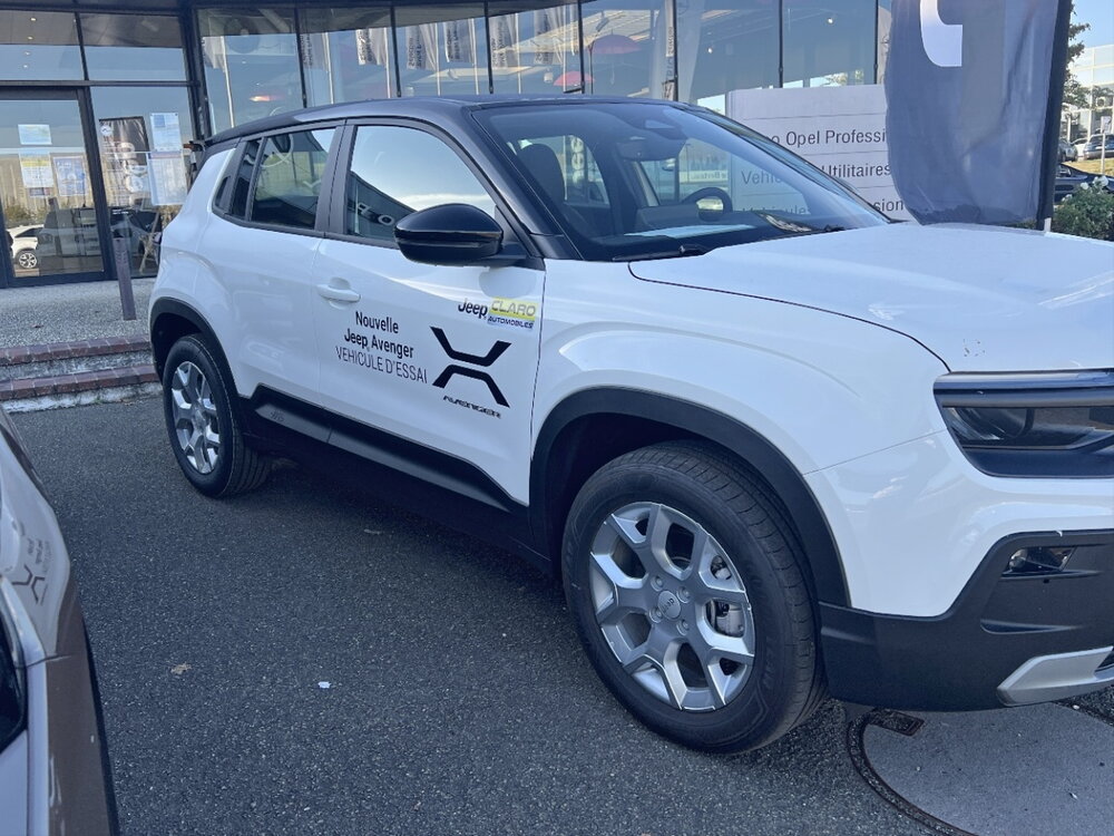Occasion JEEP Avenger Avenger 1.2 Turbo T3 110 ch e-Hybrid BVR6 - Altitude