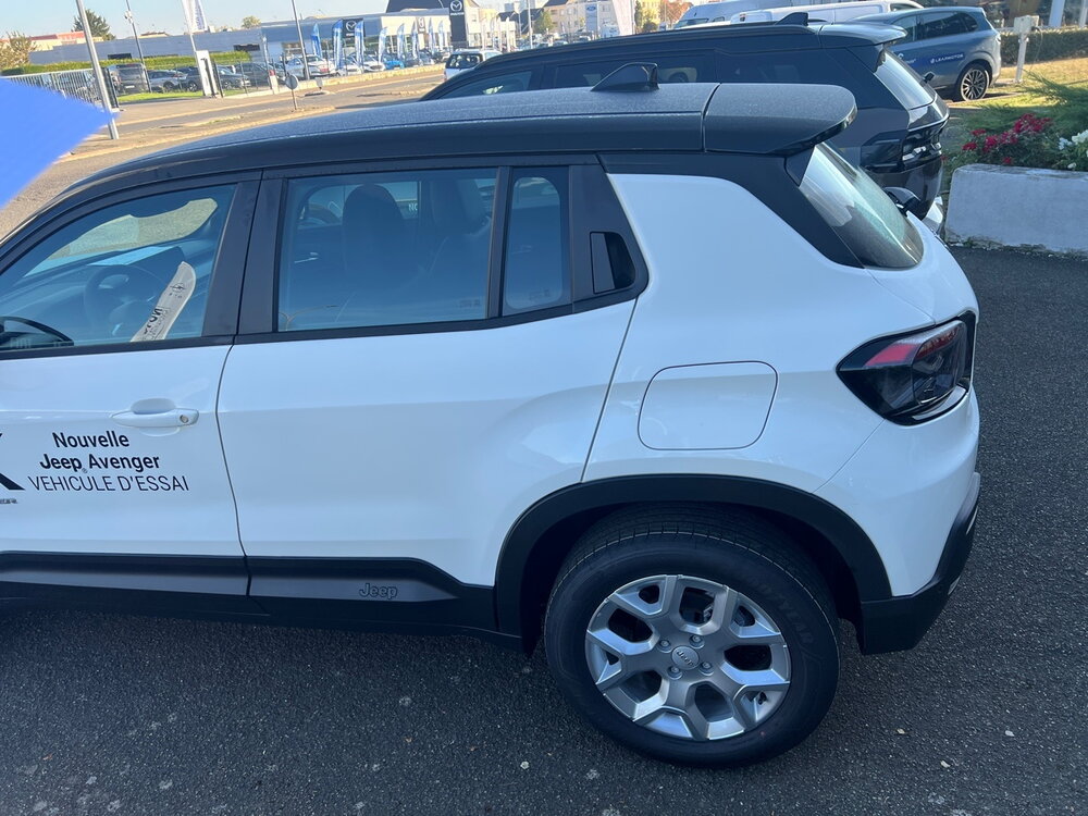 Occasion JEEP Avenger Avenger 1.2 Turbo T3 110 ch e-Hybrid BVR6 - Altitude