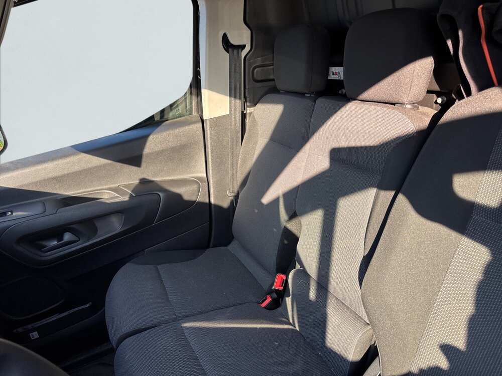 Occasion PEUGEOT Partner E-PARTNER FOURGON M 800 KG 136 CH BATTERIE 50 KWH