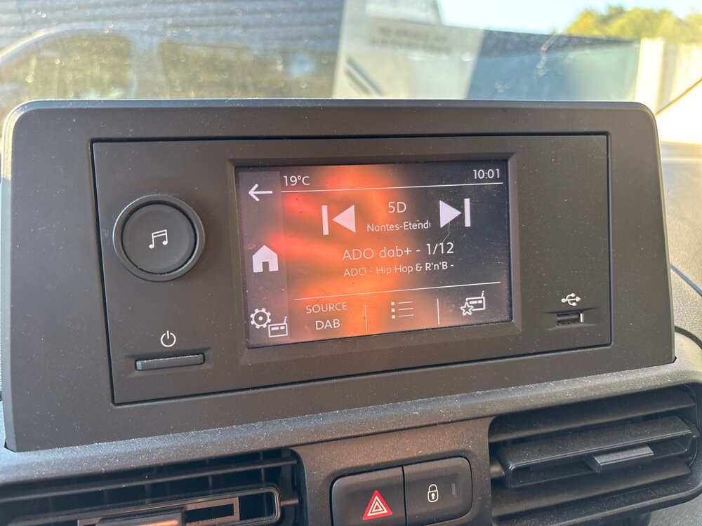 Occasion PEUGEOT Partner E-PARTNER FOURGON M 800 KG 136 CH BATTERIE 50 KWH