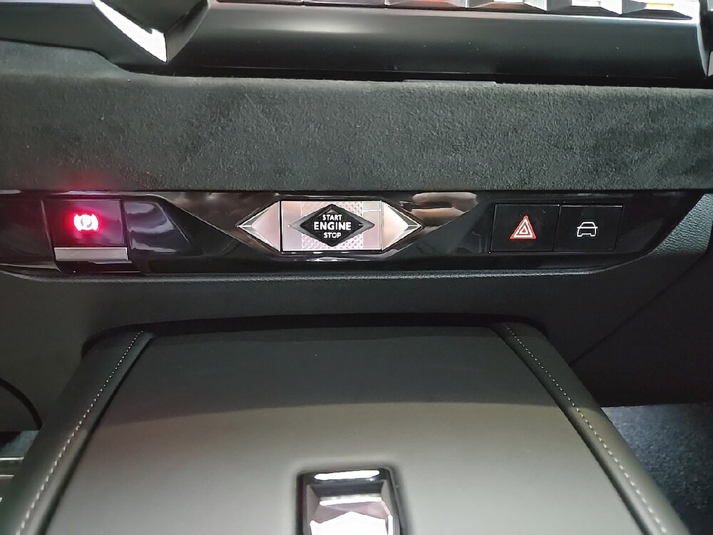 Occasion DS DS4 N°4 Hybride 145 e-DCT6 - Etoile - Alcantara