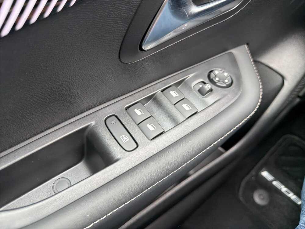 Occasion PEUGEOT 208 208 Electrique 136 ch 50 kWh - Allure