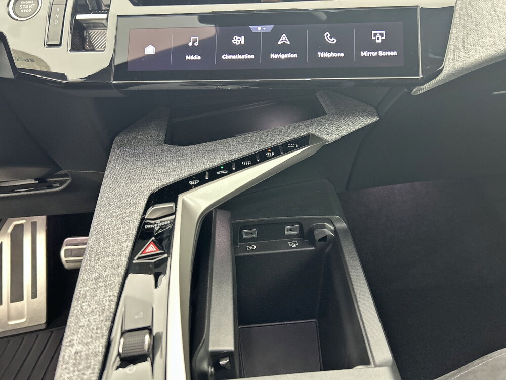 Occasion PEUGEOT 3008 3008 Electrique 210 ch 73 kWh - GT