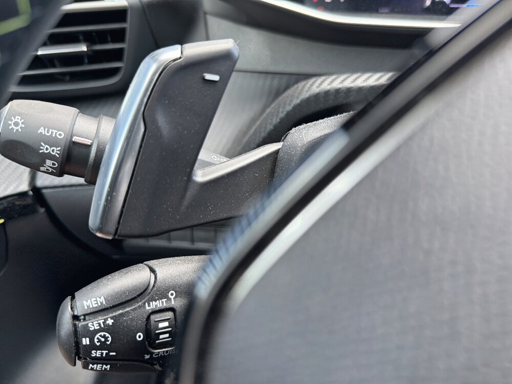 Occasion PEUGEOT 208 208 Hybrid 136 e-DCS6 - GT