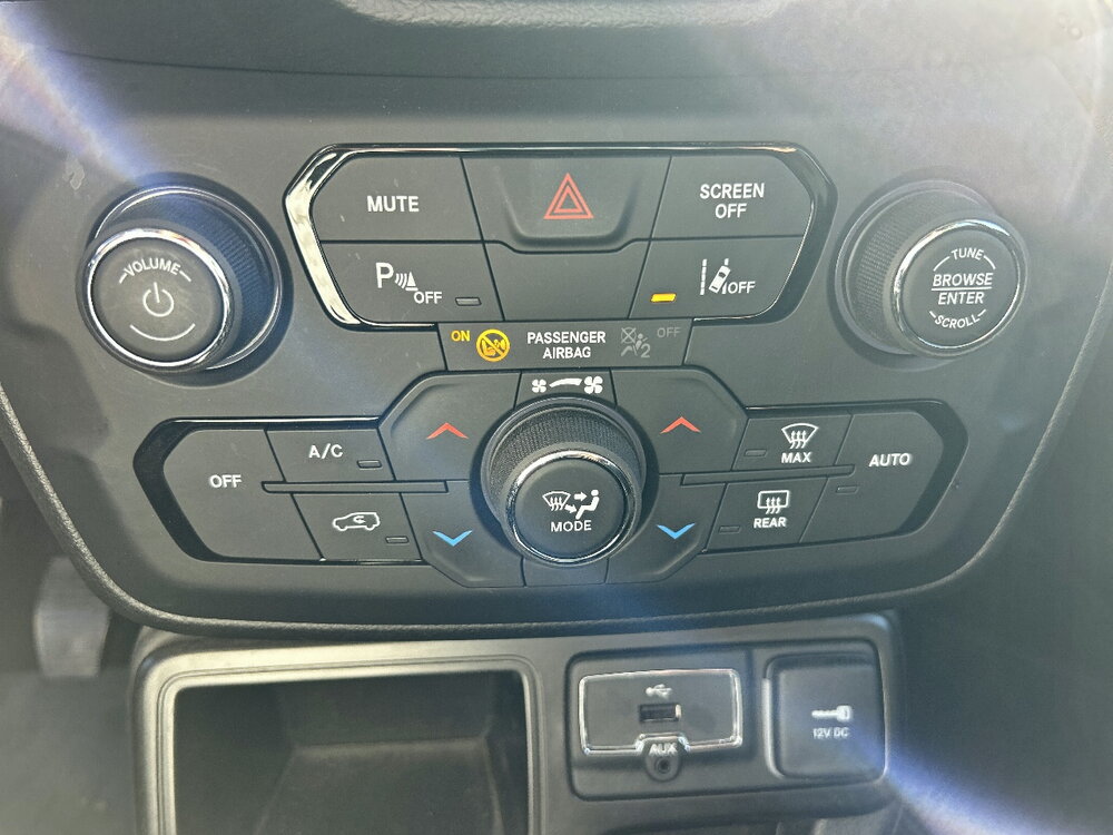 Occasion JEEP Renegade Renegade 1.0 GSE T3 120 ch BVM6 - Quicksilver Winter Edition