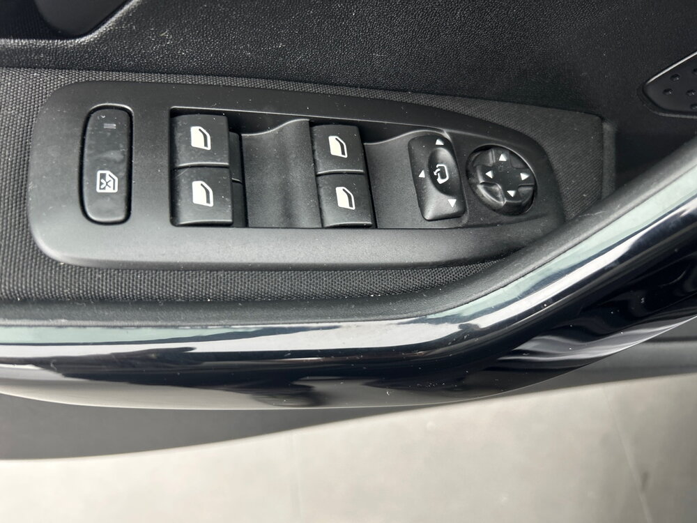Occasion PEUGEOT 2008 2008 BlueHDi 100ch S&S BVM5 - Signature