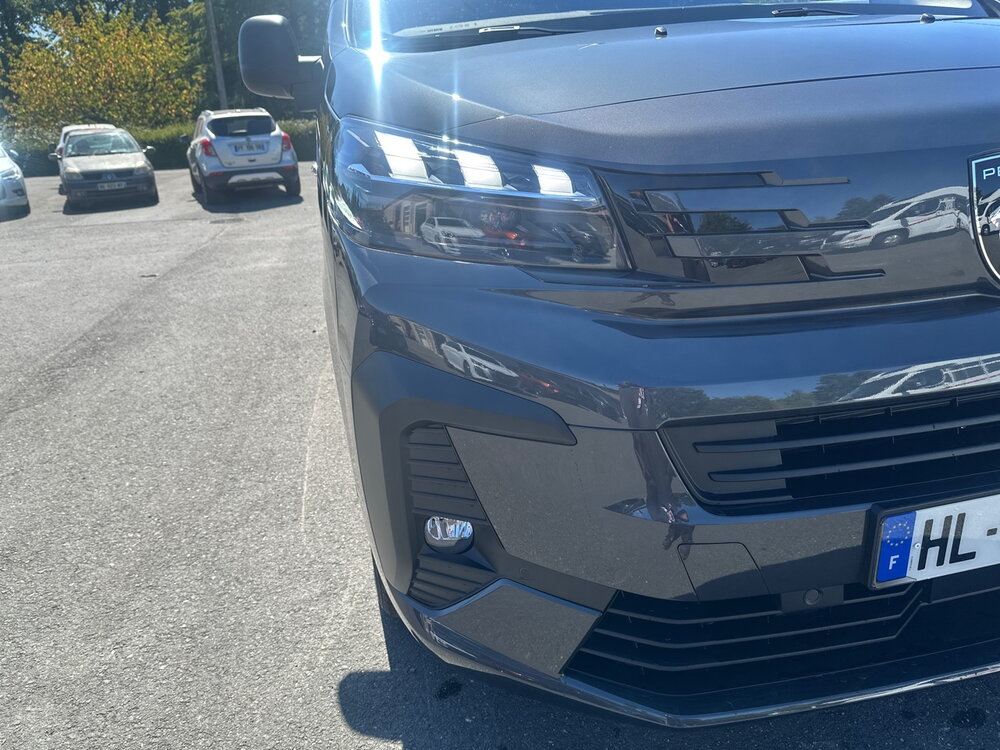 Occasion PEUGEOT Expert EXPERT CA FIXE M DIESEL 180 CH AUTOMATIQUE