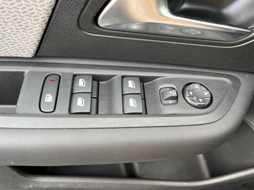 Occasion CITROEN C4 X C4 X PureTech 130 S&S EAT8 - Shine