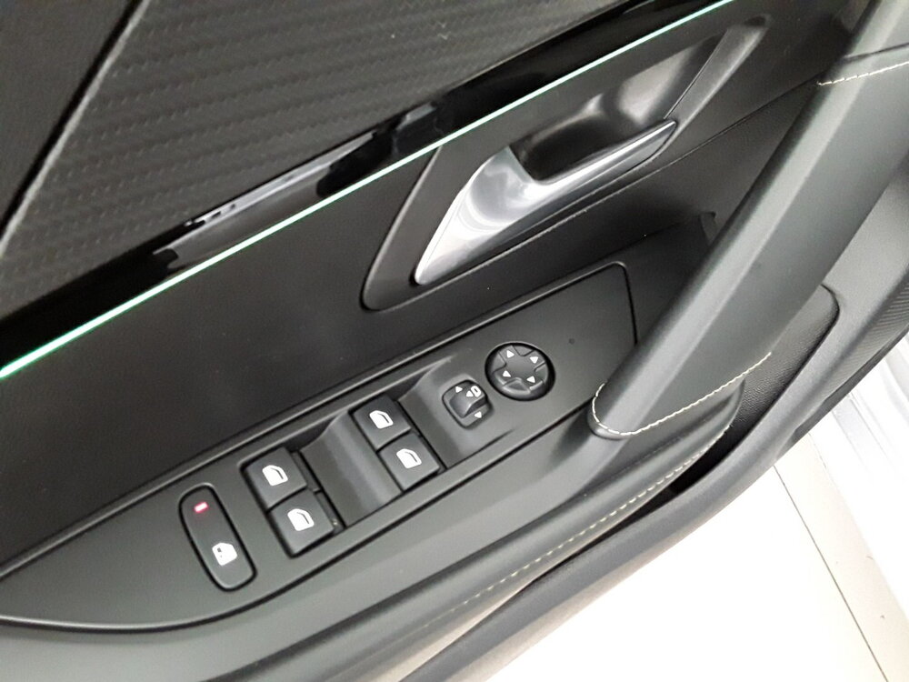 Occasion PEUGEOT 208 208 Electrique 50 kWh 136ch - GT