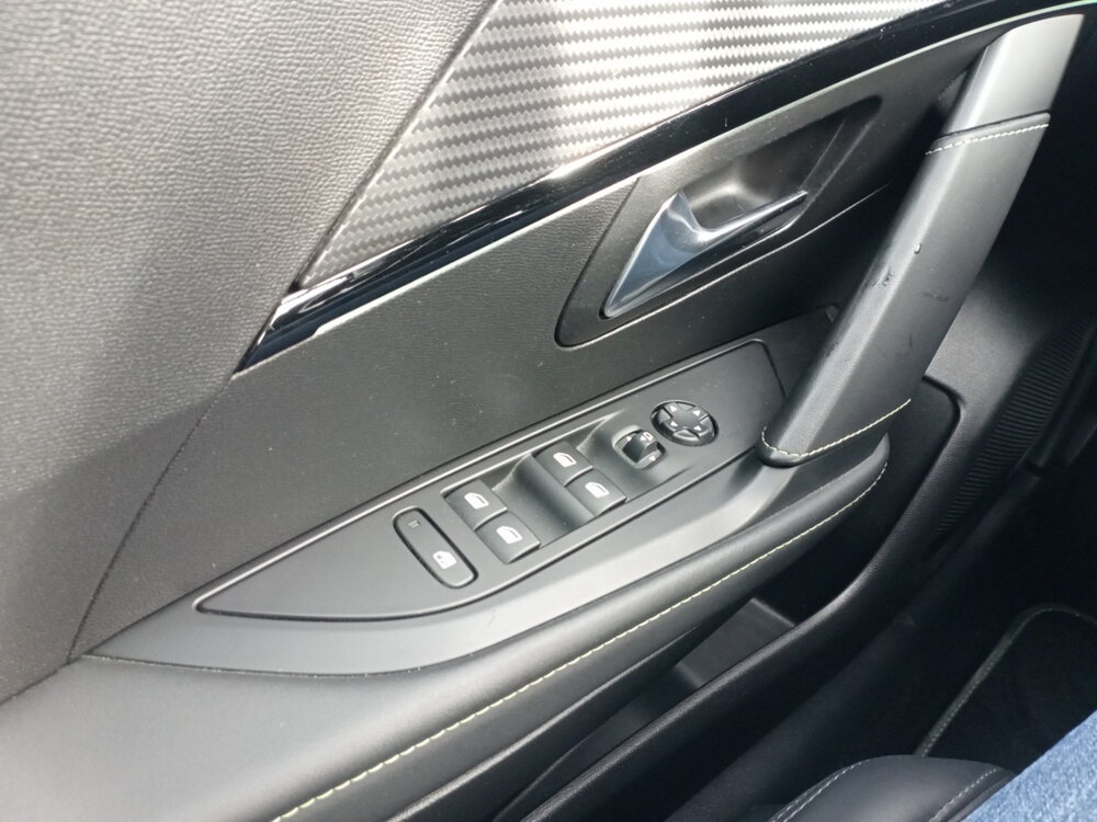 Occasion PEUGEOT 208 208 Electrique 50 kWh 136ch - GT