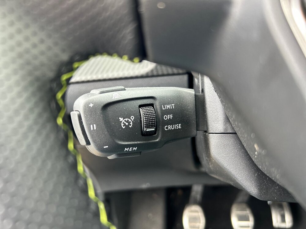 Occasion PEUGEOT 208 208 PureTech 100 S&S BVM6 - GT Pack