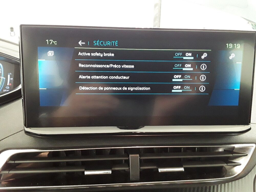 Occasion PEUGEOT 3008 3008 Hybrid 225 e-EAT8 - Active Pack