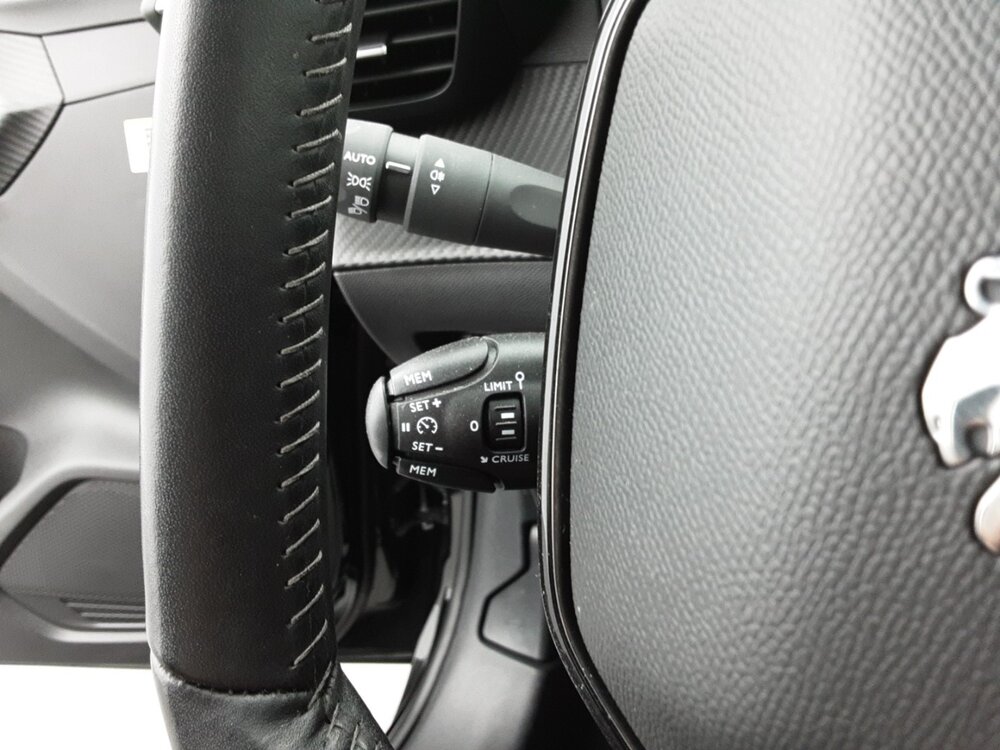 Occasion PEUGEOT 208 208 PureTech 100 S&S BVM6 - Allure