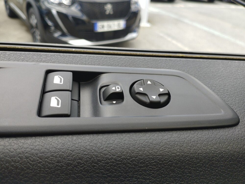 Occasion PEUGEOT Expert EXPERT FGN TOLE M ELECTRIQUE 75KWH 136CH