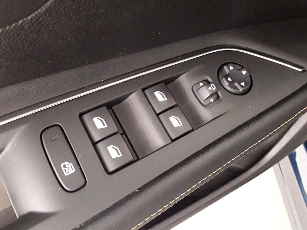 Occasion PEUGEOT 3008 3008 Hybrid4 300 e-EAT8 - Roadtrip