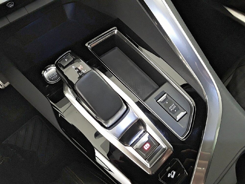 Occasion PEUGEOT 3008 3008 Hybrid4 300 e-EAT8 - Roadtrip