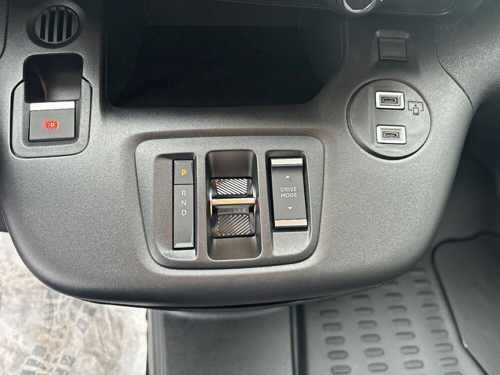 Occasion PEUGEOT Partner E-PARTNER FOURGON M 800 KG 136 CH BATTERIE 51 KWH