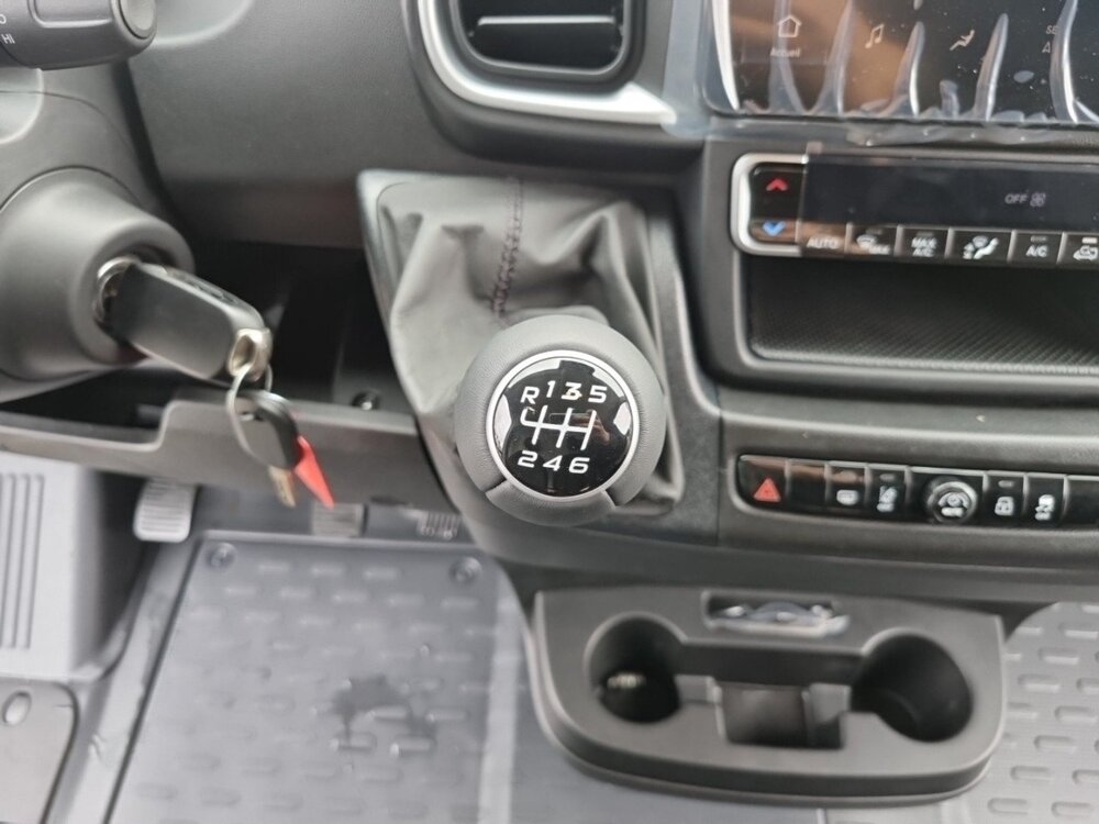 Occasion PEUGEOT Boxer BOXER FOURGON TOLE 3.5 T L2H2 140 S&S BVM6