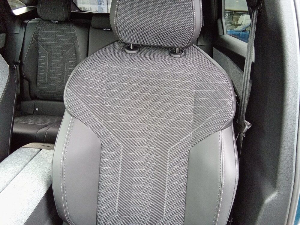 Occasion PEUGEOT 3008 3008 Electrique 73 kWh 210 ch - Allure