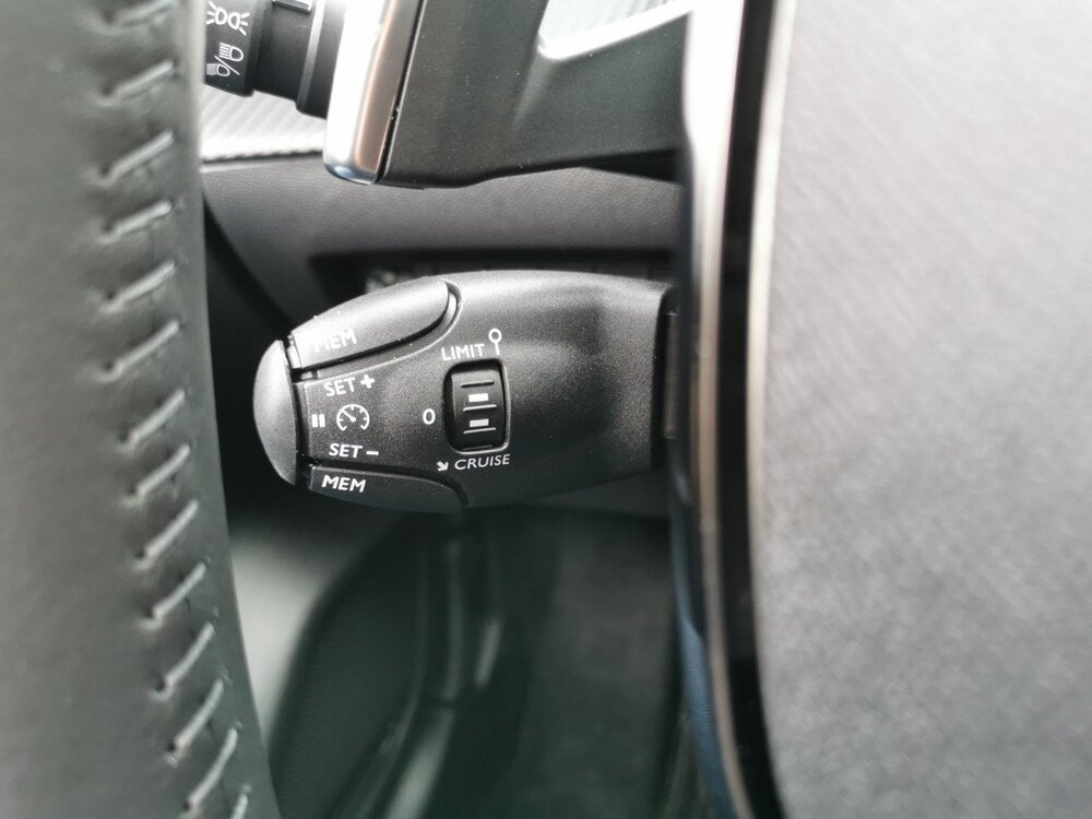 Occasion PEUGEOT 208 208 Hybrid 100 e-DCS6 - Allure