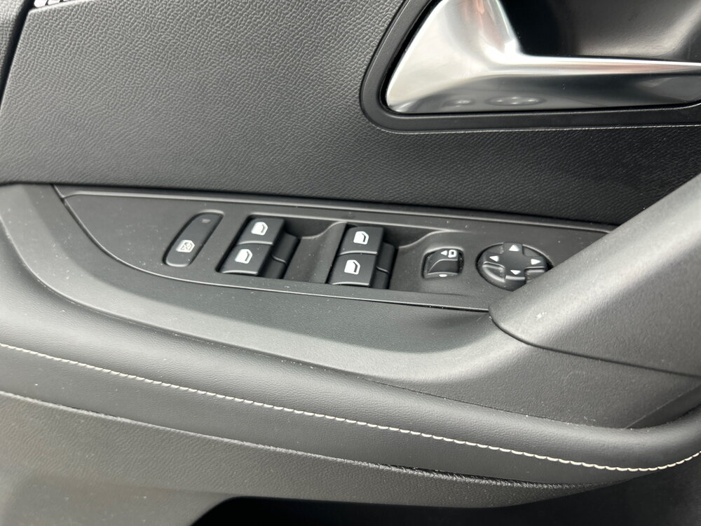 Occasion PEUGEOT 2008 2008 Electrique 54 kWh 156 ch - Allure