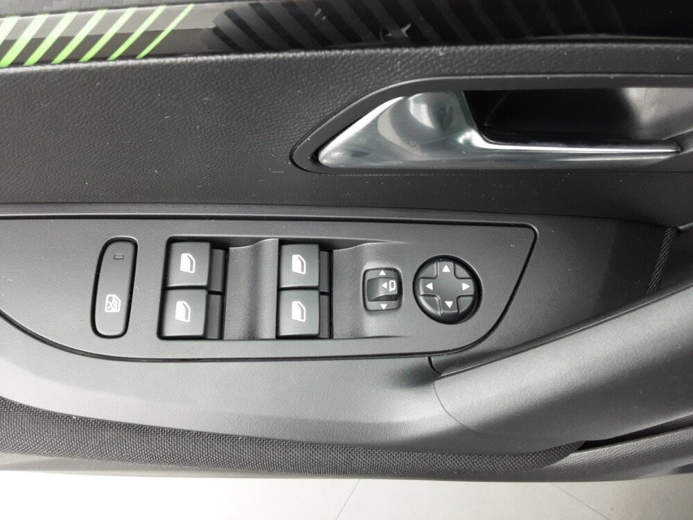 Occasion PEUGEOT 2008 2008 PureTech 100 S&S BVM6 - Active