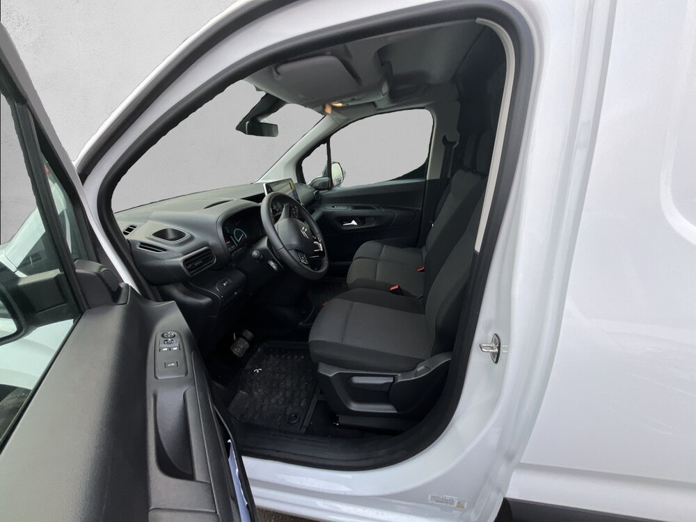 Occasion CITROEN Berlingo Berlingo Van Fourgon Taille M 800kg Moteur électrique 136 ch