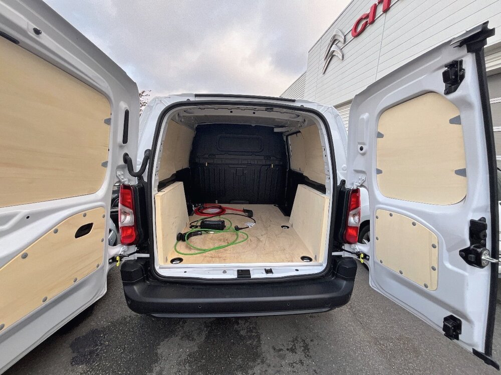 Occasion CITROEN Berlingo Berlingo Van Fourgon Taille M 800kg Moteur électrique 136 ch