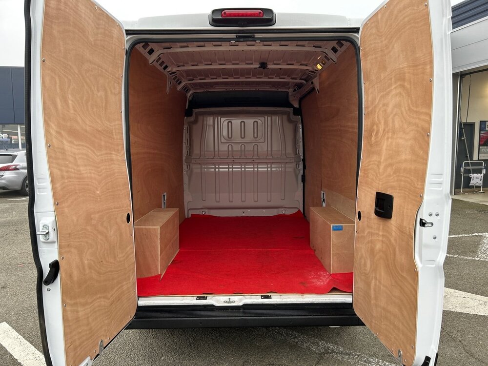 Occasion PEUGEOT Boxer BOXER FOURGON TOLE 3.3 T L2H2 BLUEHDI 140 S&S BVM6