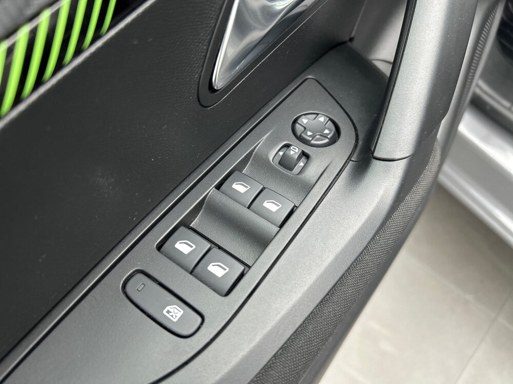 Occasion PEUGEOT 2008 2008 Hybrid 136 e-DCS6 - Active