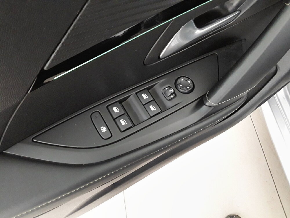 Occasion PEUGEOT 208 208 Electrique 50 kWh 136ch - GT