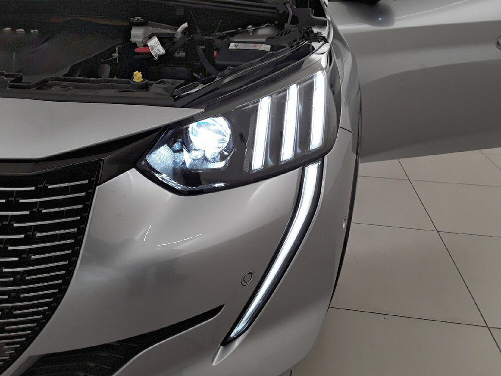 Occasion PEUGEOT 208 208 Electrique 50 kWh 136ch - GT