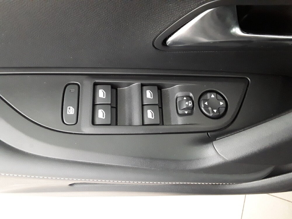 Occasion PEUGEOT 2008 2008 Hybrid 136 e-DCS6 - Allure