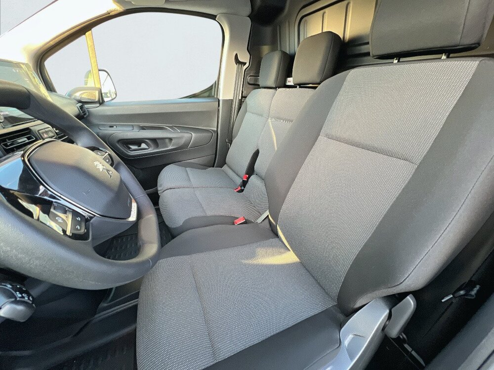 Occasion PEUGEOT Partner E-PARTNER FOURGON M 800 KG 136 CH BATTERIE 50 KWH