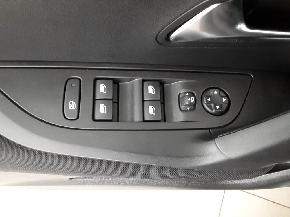 Occasion PEUGEOT 2008 2008 PureTech 100 S&S BVM6 - Active