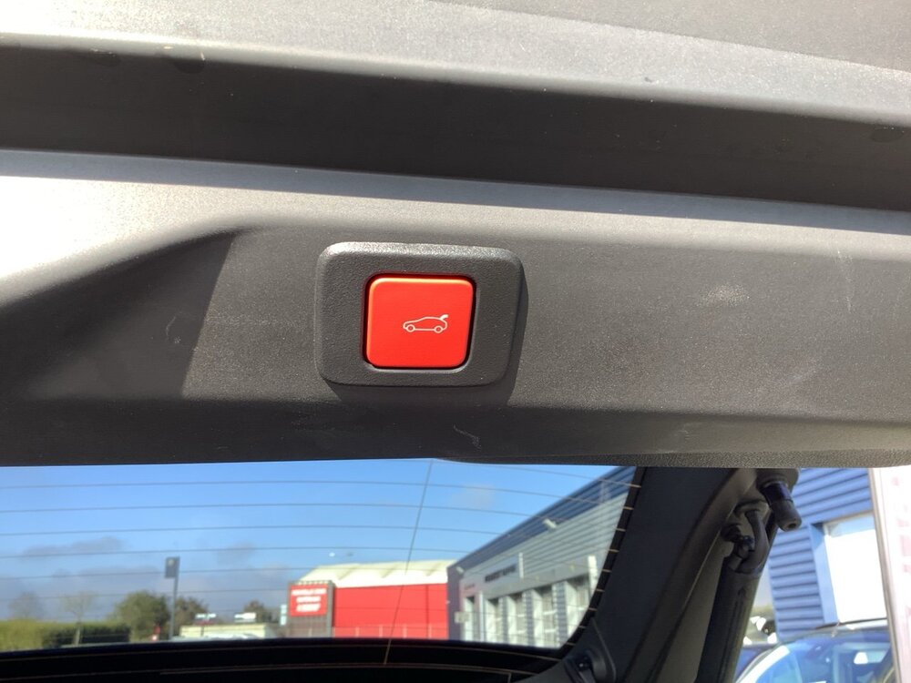 Occasion PEUGEOT 3008 3008 Hybrid 136 e-DCS6 - GT