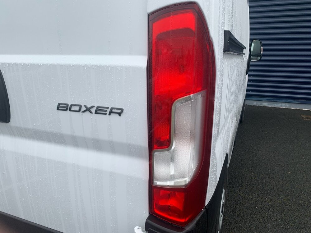 Occasion PEUGEOT Boxer BOXER FOURGON TOLE 3.5 T L2H2 140 S&S BVA8