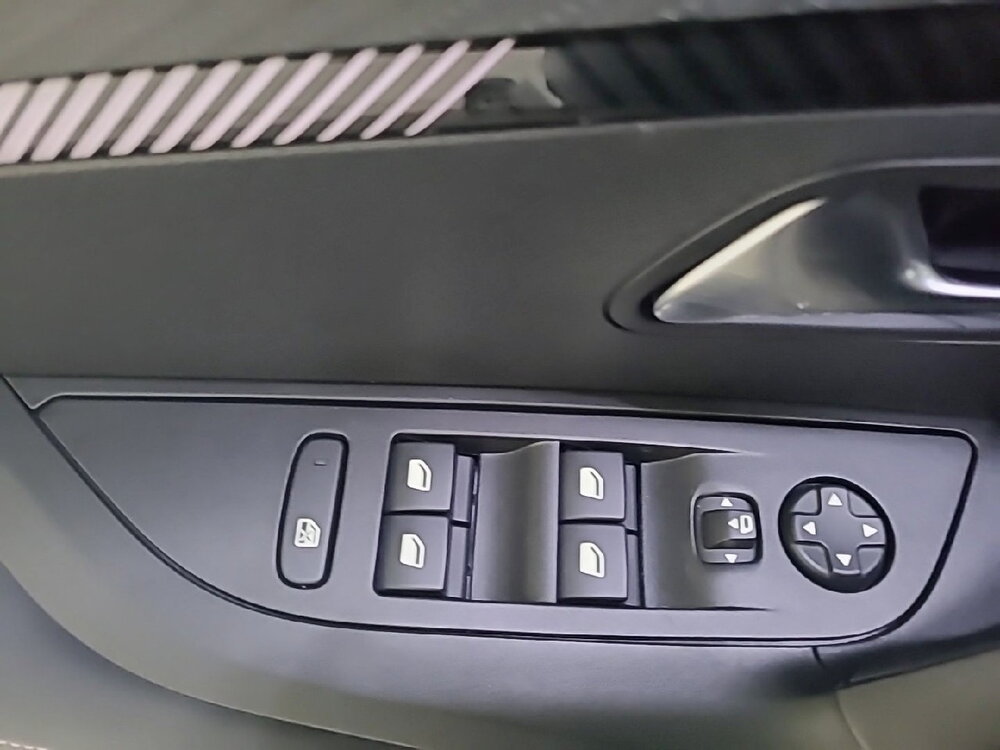 Occasion PEUGEOT 2008 2008 Electrique 54 kWh 156 ch - Allure