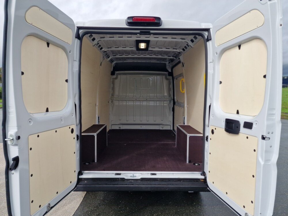 Occasion PEUGEOT Boxer BOXER FOURGON TOLE 3.5 T L2H2 BLUEHDI 140 S&S BVA8