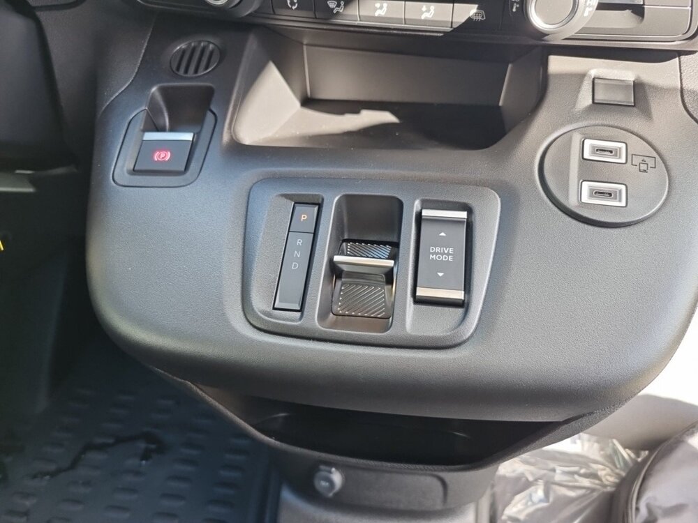 Occasion PEUGEOT Partner E-PARTNER FOURGON M 800 KG 136 CH BATTERIE 54 KWH