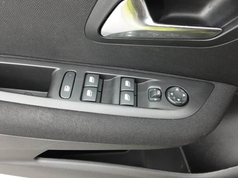 Occasion PEUGEOT 208 208 Hybrid 100 e-DCS6