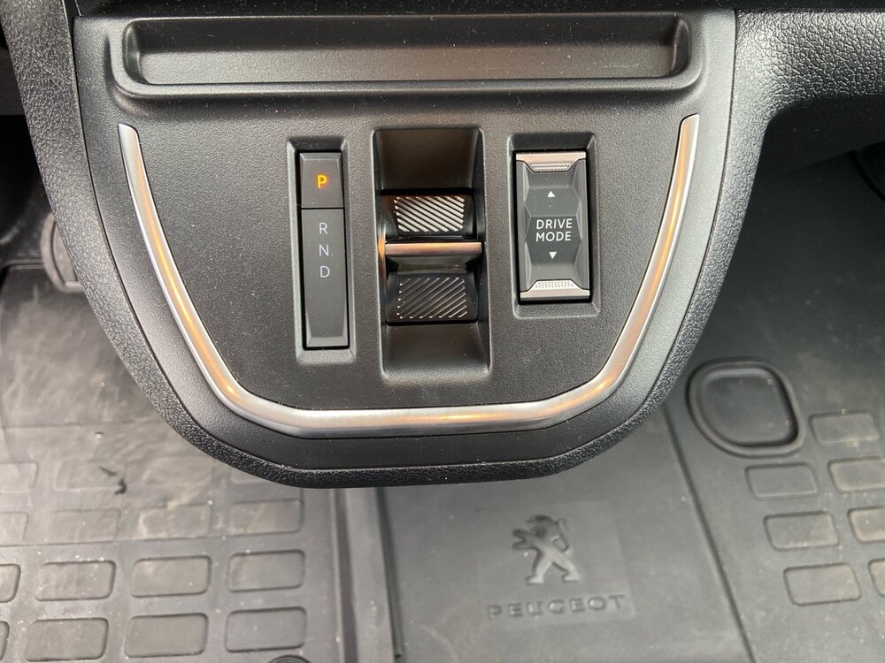 Occasion PEUGEOT Expert E-EXPERT FGN M ELECTRIQUE 100KWH 136CH BATTERIE 75 KWH