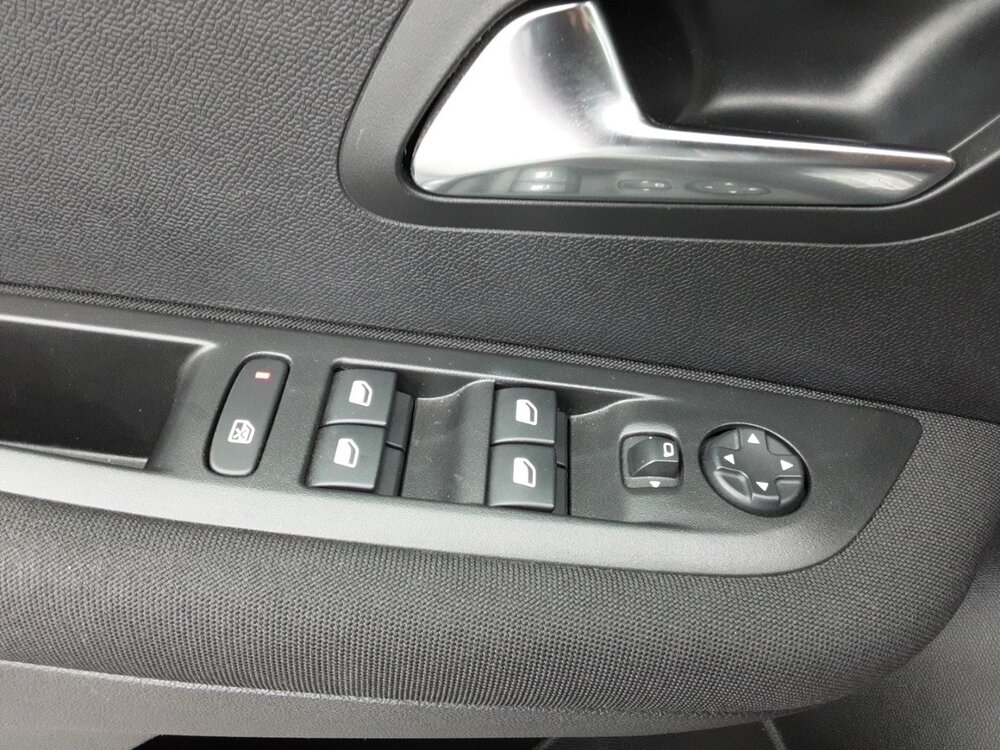 Occasion PEUGEOT 208 208 Hybrid 100 e-DCS6 - Active