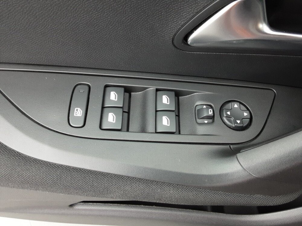 Occasion PEUGEOT 2008 2008 PureTech 100 S&S BVM6 - Active