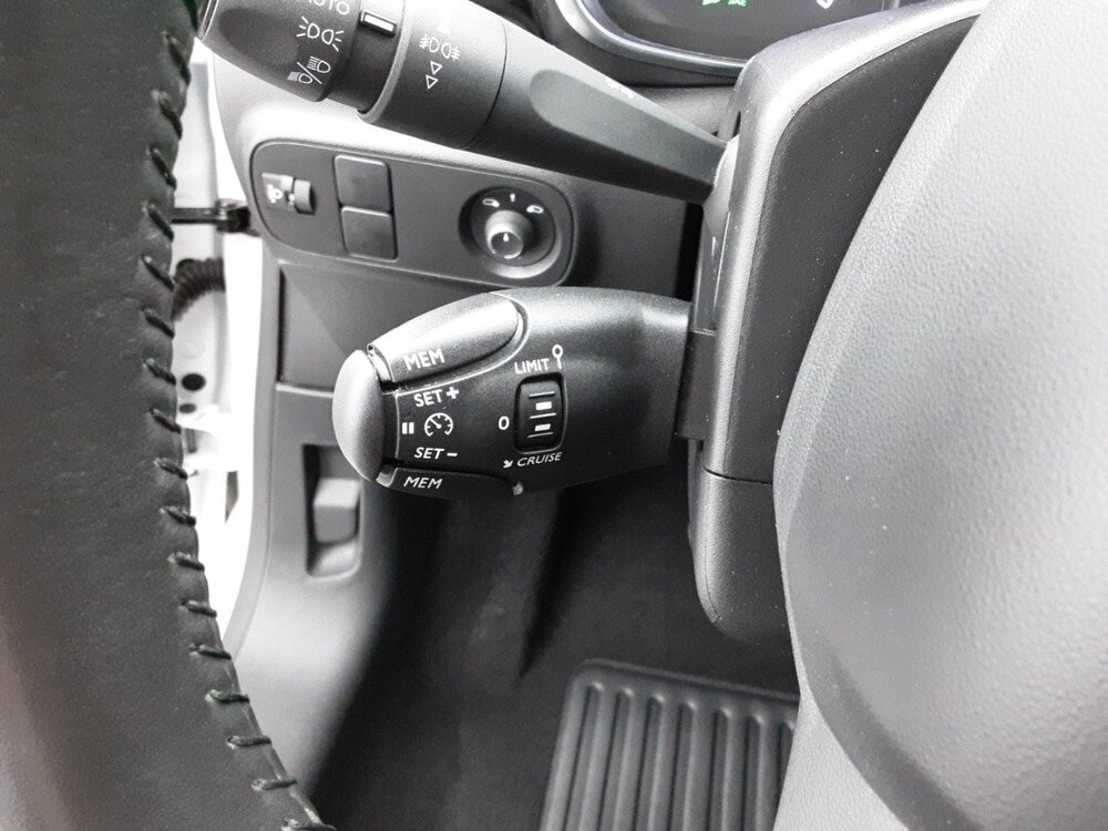 Occasion CITROEN C3 C3 PureTech 110 S&S EAT6 - Shine Pack