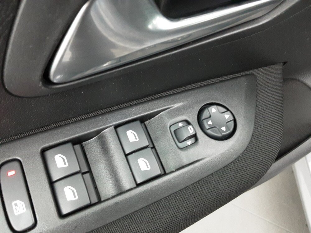 Occasion PEUGEOT 208 208 Hybrid 100 e-DCS6 - Active