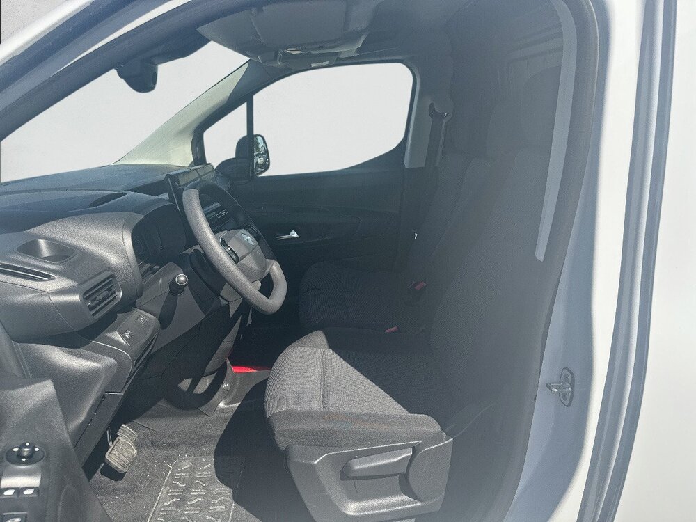 Occasion OPEL Combo COMBO-E CARGO M 800 KG ELECTRIQUE 100 KW BATTERIE 54 KWH