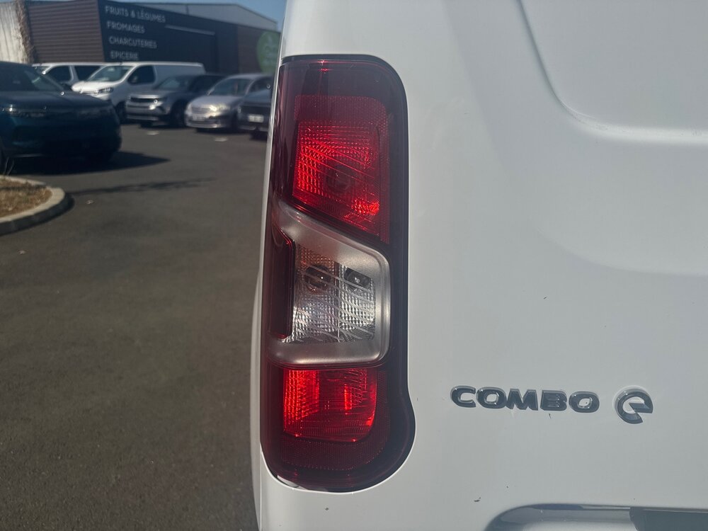 Occasion OPEL Combo COMBO-E CARGO M 800 KG ELECTRIQUE 100 KW BATTERIE 54 KWH